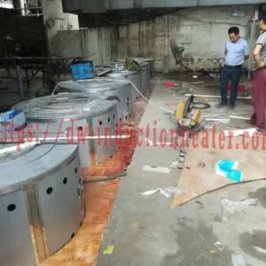 Aluminum melting furnace
