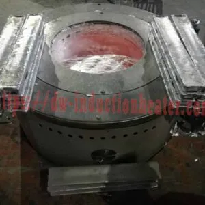 Aluminum melting furnace
