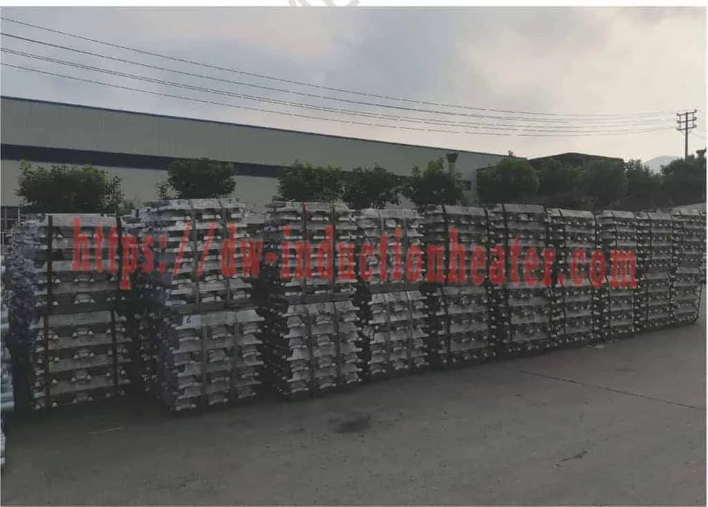 Melting aluminum furnace 