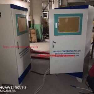 Aluminium melting furnace with induction